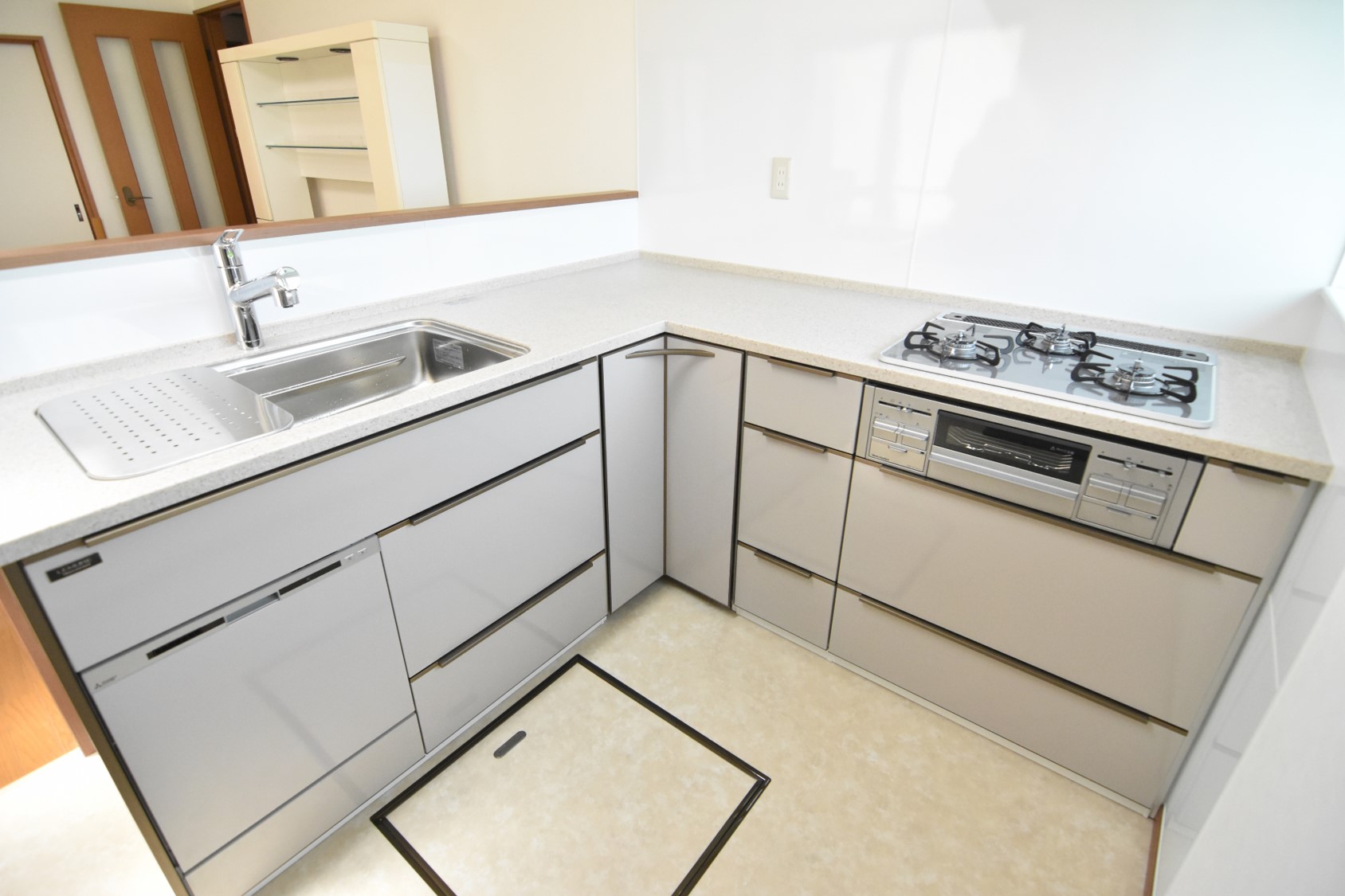 タカラスタンダード　キッチン　コーナー収納