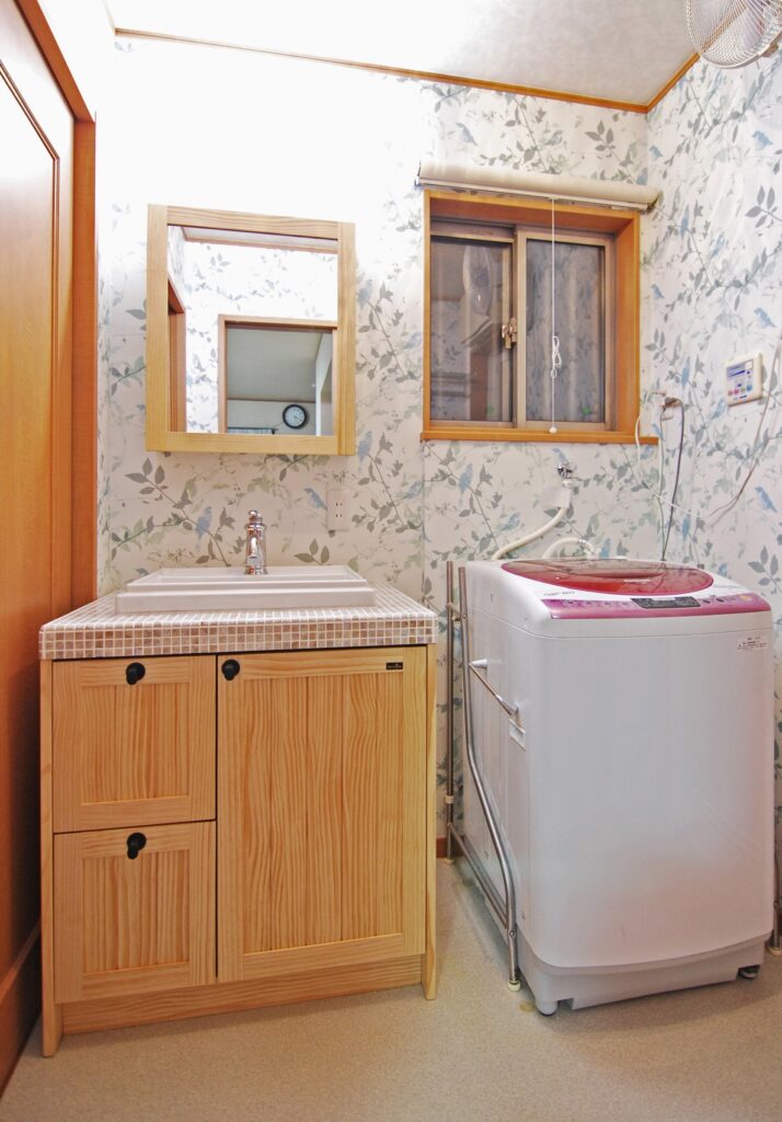 お気に入りの無垢の木の洗面台 施工例 カナエルiリフォーム 横浜市のリフォーム会社